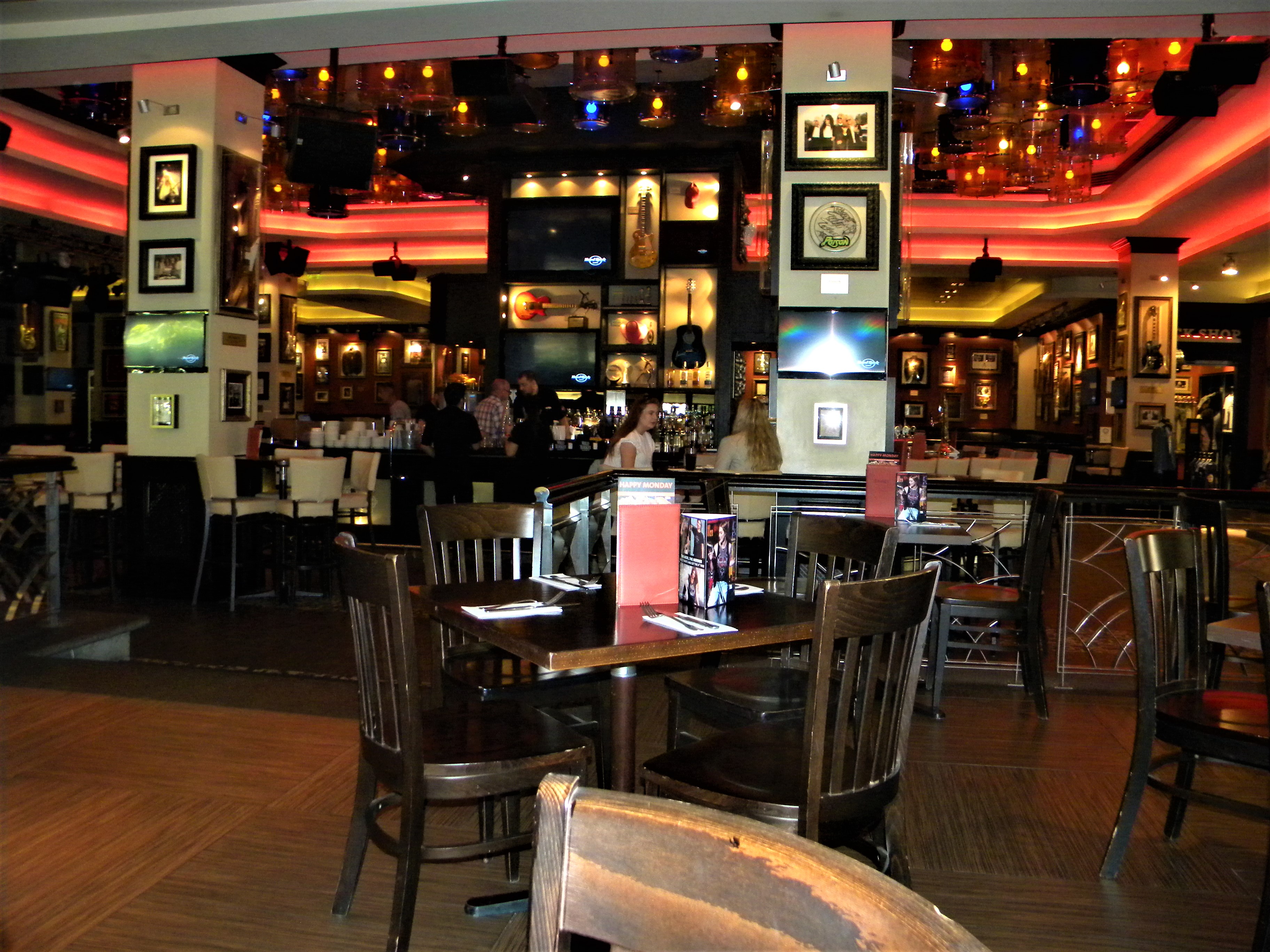 Eleganckie wnętrze restauracji Zorquetha